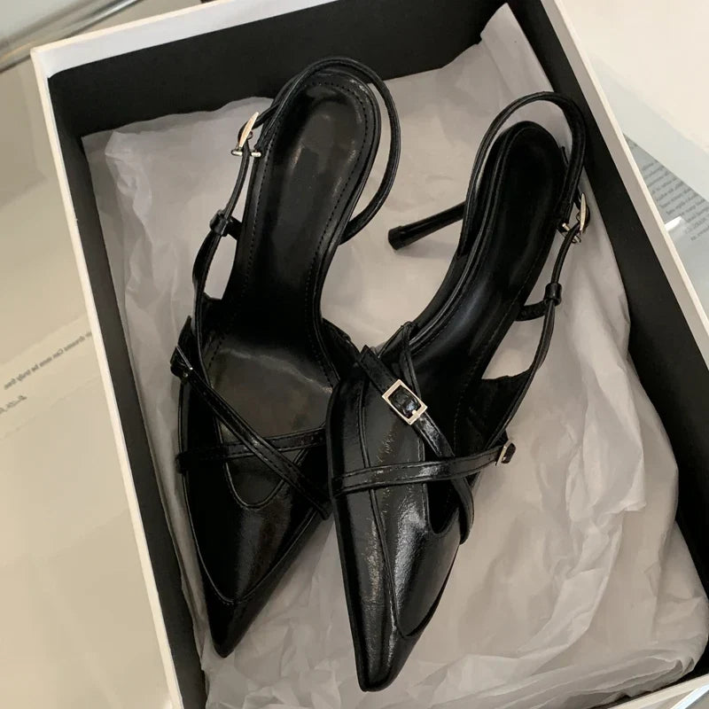 Pointed Buckle Pump – Bela