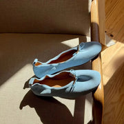 Butterfly-Knot Flat – Bria