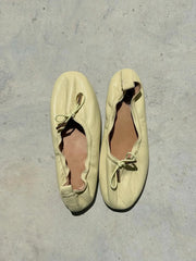 Butterfly-Knot Flat – Bria